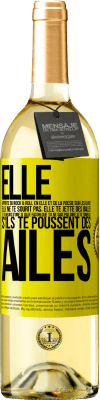 29,95 € Envoi gratuit | Vin blanc Édition WHITE Elle apporte du Rock & Roll en elle et de la poésie sur les lèvres. Elle ne te sourit pas, elle te jette des balles et tu meurs Étiquette Jaune. Étiquette personnalisable Vin jeune Récolte 2024 Verdejo