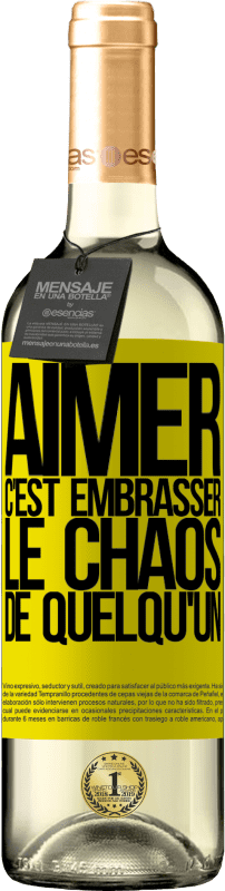 29,95 € Envoi gratuit | Vin blanc Édition WHITE Aimer, c'est embrasser le chaos de quelqu'un Étiquette Jaune. Étiquette personnalisable Vin jeune Récolte 2024 Verdejo