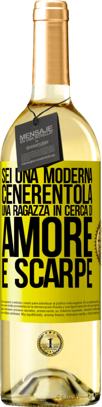 29,95 € Spedizione Gratuita | Vino bianco Edizione WHITE Sei una moderna Cenerentola, una ragazza in cerca di amore e scarpe Etichetta Gialla. Etichetta personalizzabile Vino giovane Raccogliere 2024 Verdejo