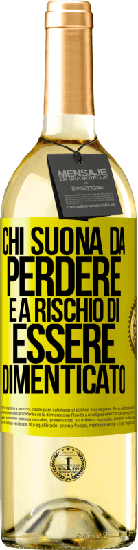 29,95 € Spedizione Gratuita | Vino bianco Edizione WHITE Chi suona da perdere è a rischio di essere dimenticato Etichetta Gialla. Etichetta personalizzabile Vino giovane Raccogliere 2024 Verdejo