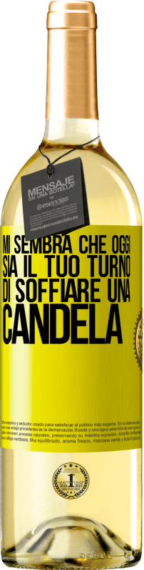 29,95 € Spedizione Gratuita | Vino bianco Edizione WHITE Mi sembra che oggi sia il tuo turno di soffiare una candela Etichetta Gialla. Etichetta personalizzabile Vino giovane Raccogliere 2024 Verdejo