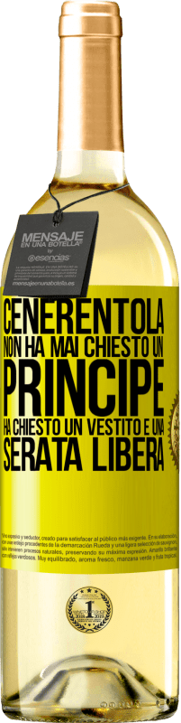 29,95 € Spedizione Gratuita | Vino bianco Edizione WHITE Cenerentola non ha mai chiesto un principe. Ha chiesto un vestito e una serata libera Etichetta Gialla. Etichetta personalizzabile Vino giovane Raccogliere 2024 Verdejo