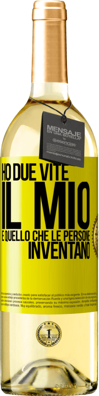 29,95 € Spedizione Gratuita | Vino bianco Edizione WHITE Ho due vite. Il mio e quello che le persone inventano Etichetta Gialla. Etichetta personalizzabile Vino giovane Raccogliere 2023 Verdejo