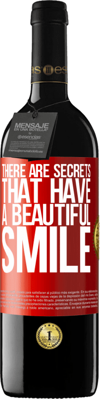 39,95 € Free Shipping | Red Wine RED Edition MBE Reserve There are secrets that have a beautiful smile Red Label. Customizable label Reserve 12 Months Harvest 2015 Tempranillo