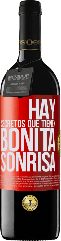 39,95 € Envío gratis | Vino Tinto Edición RED MBE Reserva Hay secretos que tienen bonita sonrisa Etiqueta Roja. Etiqueta personalizable Reserva 12 Meses Cosecha 2015 Tempranillo