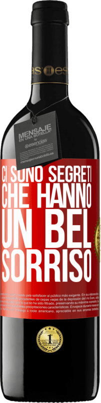 39,95 € Spedizione Gratuita | Vino rosso Edizione RED MBE Riserva Ci sono segreti che hanno un bel sorriso Etichetta Rossa. Etichetta personalizzabile Riserva 12 Mesi Raccogliere 2015 Tempranillo