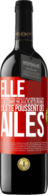 39,95 € Envoi gratuit | Vin rouge Édition RED MBE Réserve Elle apporte du Rock & Roll en elle et de la poésie sur les lèvres. Elle ne te sourit pas, elle te jette des balles et tu meurs Étiquette Rouge. Étiquette personnalisable Réserve 12 Mois Récolte 2015 Tempranillo