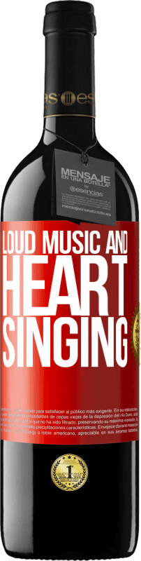 39,95 € 免费送货 | 红酒 RED版 MBE 预订 响亮的音乐和心脏的歌声 红色标签. 可自定义的标签 预订 12 个月 收成 2014 Tempranillo