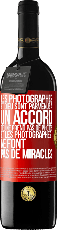 39,95 € Envoi gratuit | Vin rouge Édition RED MBE Réserve Les photographes et Dieu sont parvenus à un accord. Dieu ne prend pas de photos et les photographes ne font pas de miracles Étiquette Rouge. Étiquette personnalisable Réserve 12 Mois Récolte 2014 Tempranillo