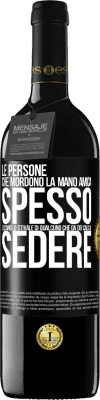 39,95 € Spedizione Gratuita | Vino rosso Edizione RED MBE Riserva Le persone che mordono la mano amica, spesso leccano lo stivale di qualcuno che dà dei calci al sedere Etichetta Nera. Etichetta personalizzabile Riserva 12 Mesi Raccogliere 2014 Tempranillo