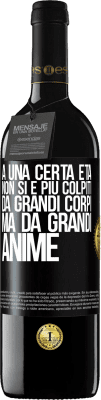 39,95 € Spedizione Gratuita | Vino rosso Edizione RED MBE Riserva A una certa età non si è più colpiti da grandi corpi, ma da grandi anime Etichetta Nera. Etichetta personalizzabile Riserva 12 Mesi Raccogliere 2014 Tempranillo