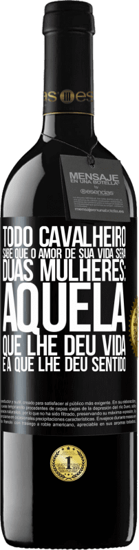 39,95 € Envio grátis | Vinho tinto Edição RED MBE Reserva Todo cavalheiro sabe que o amor de sua vida será duas mulheres: aquela que lhe deu vida e a que lhe deu sentido Etiqueta Preta. Etiqueta personalizável Reserva 12 Meses Colheita 2016 Tempranillo