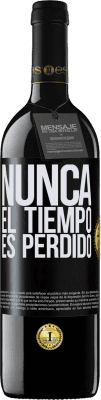 39,95 € Envío gratis | Vino Tinto Edición RED MBE Reserva Nunca el tiempo es perdido Etiqueta Negra. Etiqueta personalizable Reserva 12 Meses Cosecha 2015 Tempranillo