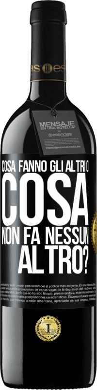 39,95 € Spedizione Gratuita | Vino rosso Edizione RED MBE Riserva Cosa fanno gli altri o cosa non fa nessun altro? Etichetta Nera. Etichetta personalizzabile Riserva 12 Mesi Raccogliere 2015 Tempranillo