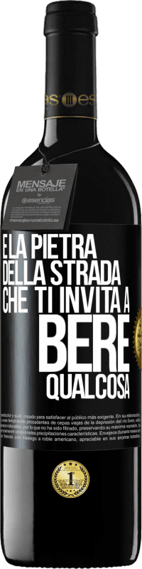 39,95 € Spedizione Gratuita | Vino rosso Edizione RED MBE Riserva E la pietra della strada che ti invita a bere qualcosa Etichetta Nera. Etichetta personalizzabile Riserva 12 Mesi Raccogliere 2015 Tempranillo