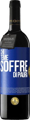 39,95 € Spedizione Gratuita | Vino rosso Edizione RED MBE Riserva Chi teme, soffre di paura Etichetta Blu. Etichetta personalizzabile Riserva 12 Mesi Raccogliere 2016 Tempranillo