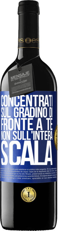 39,95 € Spedizione Gratuita | Vino rosso Edizione RED MBE Riserva Concentrati sul gradino di fronte a te, non sull'intera scala Etichetta Blu. Etichetta personalizzabile Riserva 12 Mesi Raccogliere 2015 Tempranillo