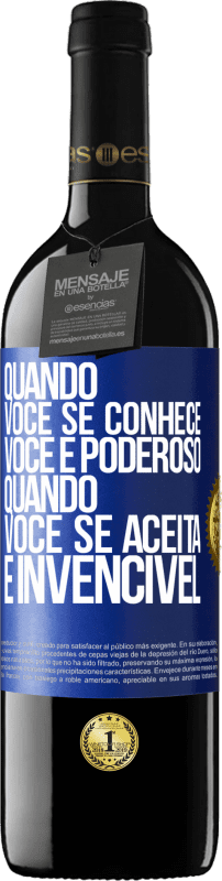 39,95 € Envio grátis | Vinho tinto Edição RED MBE Reserva Quando você se conhece, você é poderoso. Quando você se aceita, é invencível Etiqueta Azul. Etiqueta personalizável Reserva 12 Meses Colheita 2015 Tempranillo