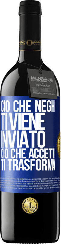 39,95 € Spedizione Gratuita | Vino rosso Edizione RED MBE Riserva Ciò che neghi ti viene inviato. Ciò che accetti ti trasforma Etichetta Blu. Etichetta personalizzabile Riserva 12 Mesi Raccogliere 2015 Tempranillo