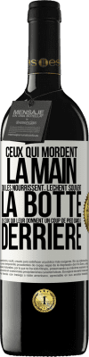 39,95 € Envoi gratuit | Vin rouge Édition RED MBE Réserve Ceux qui mordent la main qui les nourrissent, lèchent souvent la botte de ceux qui leur donnent un coup de pied dans le derrière Étiquette Blanche. Étiquette personnalisable Réserve 12 Mois Récolte 2014 Tempranillo