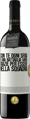 39,95 € Spedizione Gratuita | Vino rosso Edizione RED MBE Riserva Con te ogni sfida è una battaglia vinta. Grazie per essere nella squadra! Etichetta Bianca. Etichetta personalizzabile Riserva 12 Mesi Raccogliere 2015 Tempranillo