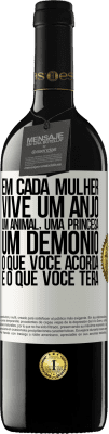 39,95 € Envio grátis | Vinho tinto Edição RED MBE Reserva Em cada mulher vive um anjo, um animal, uma princesa, um demônio. O que você acorda é o que você terá Etiqueta Branca. Etiqueta personalizável Reserva 12 Meses Colheita 2015 Tempranillo