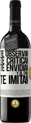 39,95 € Envío gratis | Vino Tinto Edición RED MBE Reserva Te observan, te critican, te envidian… y al final, te imitan Etiqueta Blanca. Etiqueta personalizable Reserva 12 Meses Cosecha 2014 Tempranillo