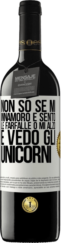 39,95 € Spedizione Gratuita | Vino rosso Edizione RED MBE Riserva Non so se mi innamoro e sento le farfalle o mi alzo e vedo gli unicorni Etichetta Bianca. Etichetta personalizzabile Riserva 12 Mesi Raccogliere 2015 Tempranillo