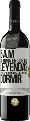 39,95 € Envío gratis | Vino Tinto Edición RED MBE Reserva 5 A.M. La hora en que las leyendas se despiertan o se acuestan a dormir Etiqueta Blanca. Etiqueta personalizable Reserva 12 Meses Cosecha 2014 Tempranillo