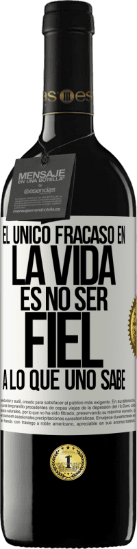 39,95 € Envío gratis | Vino Tinto Edición RED MBE Reserva El único fracaso en la vida es no ser fiel a lo que uno sabe Etiqueta Blanca. Etiqueta personalizable Reserva 12 Meses Cosecha 2014 Tempranillo