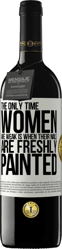39,95 € 送料無料 | 赤ワイン REDエディション MBE 予約する 女性が弱いのは、爪を塗りたてのときだけです ホワイトラベル. カスタマイズ可能なラベル 予約する 12 月 収穫 2016 Tempranillo