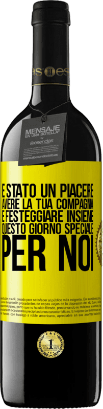 39,95 € Spedizione Gratuita | Vino rosso Edizione RED MBE Riserva È stato un piacere avere la tua compagnia e festeggiare insieme questo giorno speciale per noi Etichetta Gialla. Etichetta personalizzabile Riserva 12 Mesi Raccogliere 2016 Tempranillo