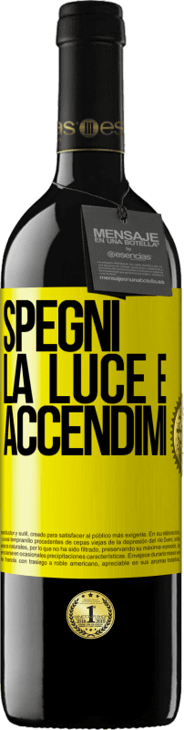 39,95 € Spedizione Gratuita | Vino rosso Edizione RED MBE Riserva Spegni la luce e accendimi Etichetta Gialla. Etichetta personalizzabile Riserva 12 Mesi Raccogliere 2015 Tempranillo