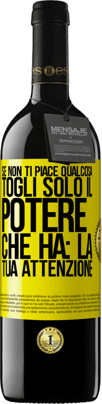 39,95 € Spedizione Gratuita | Vino rosso Edizione RED MBE Riserva Se non ti piace qualcosa, togli solo il potere che ha: la tua attenzione Etichetta Gialla. Etichetta personalizzabile Riserva 12 Mesi Raccogliere 2016 Tempranillo