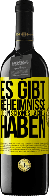 39,95 € Kostenloser Versand | Rotwein RED Ausgabe MBE Reserve Es gibt Geheimnisse, die ein schönes Lächeln haben Gelbes Etikett. Anpassbares Etikett Reserve 12 Monate Ernte 2015 Tempranillo