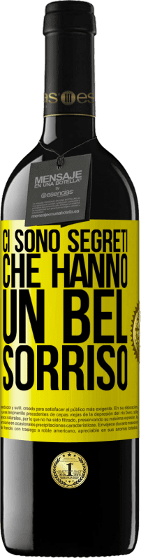 39,95 € Spedizione Gratuita | Vino rosso Edizione RED MBE Riserva Ci sono segreti che hanno un bel sorriso Etichetta Gialla. Etichetta personalizzabile Riserva 12 Mesi Raccogliere 2015 Tempranillo