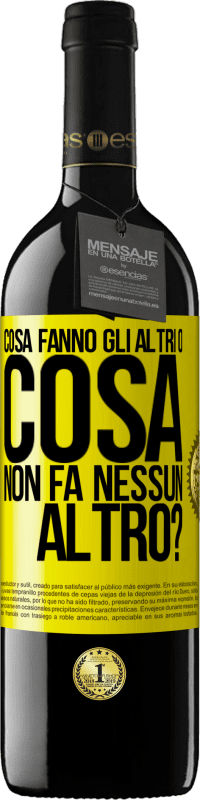 39,95 € Spedizione Gratuita | Vino rosso Edizione RED MBE Riserva Cosa fanno gli altri o cosa non fa nessun altro? Etichetta Gialla. Etichetta personalizzabile Riserva 12 Mesi Raccogliere 2014 Tempranillo