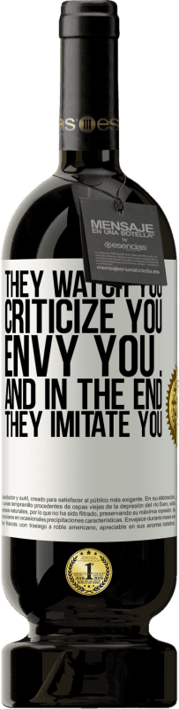 49,95 € 免费送货 | 红酒 高级版 MBS® 预订 他们看着你，批评你，羡慕你……最后，他们模仿了你 白标. 可自定义的标签 预订 12 个月 收成 2016 Tempranillo