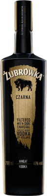 25,95 € Kostenloser Versand | Wodka Zubrowka Czarna Luxury — Luxus Polen 70 cl