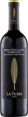 5,95 € Envío gratis | Vino tinto La Piuma Seco D.O.C. Montepulciano d'Abruzzo Abruzzo Italia Montepulciano Botella 75 cl