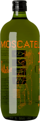 15,95 € Spedizione Gratuita | Vino Dolce Casa Mariol Spagna Moscatel — Moscato 1 L