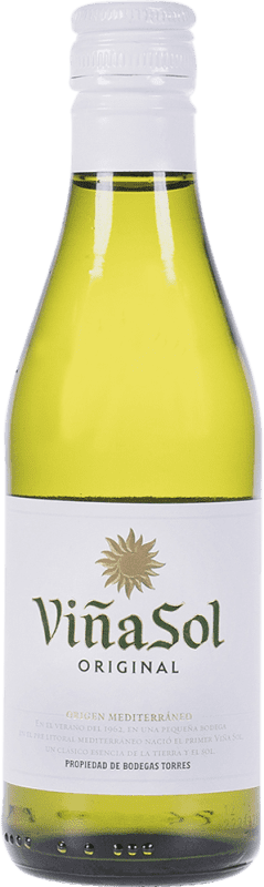 53,95 € Envio grátis | Caixa de 24 unidades Vinho branco Torres Viña Sol Blanco D.O. Penedès Espanha Garrafa Pequena 20 cl