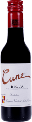 101,95 € Envío gratis | Caja de 24 unidades Vino Tinto Norte de España - CVNE Cune Crianza D.O.Ca. Rioja La Rioja España Tempranillo, Garnacha, Mazuelo Botellín 20 cl