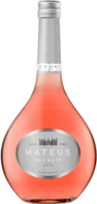 12,95 € Envío gratis | Vino rosado Sogrape Mateus Special Rose Seco Joven D.O.C. Bairrada Portugal Botella 75 cl