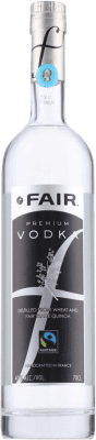 31,95 € Envio grátis | Vodca Fair Premium França Garrafa 70 cl