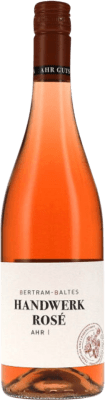 17,95 € 免费送货 | 玫瑰酒 Bertram Baltes Handwerk Rosé Ahr 德国 Pinot Black 瓶子 75 cl