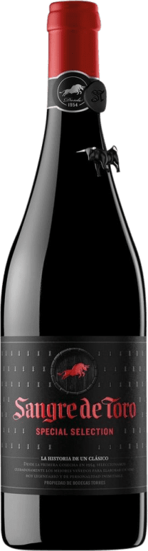 8,95 € Spedizione Gratuita | Vino Rosso Miguel Torres Sangre de Toro Selezione, Speciale D.O. Catalunya Catalogna Spagna Garnacha — Grenache, Cariñena — Carignano Bottiglia 75 cl