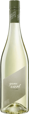 10,95 € 送料無料 | 白ワイン Pfaffl Ganz Zart Weiß ドライ I.G. Niederösterreich Niederösterreich オーストリア Nebbiolo, Grüner Veltliner, Muscat ボトル 75 cl