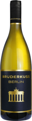 10,95 € Envio grátis | Vinho branco Wageck Bruderkuss Berlin Weißwein Cuvée Q.b.A. Pfälz Pfälz Alemanha Chardonnay, Pinot Branco, Mascate, Sylvaner Garrafa 75 cl