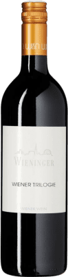 16,95 € 送料無料 | 赤ワイン Wieninger Trilogie Cuvée Rotwein ドライ D.A.C. Wien Viena オーストリア Merlot, Cabernet Sauvignon, Zweigelt ボトル 75 cl